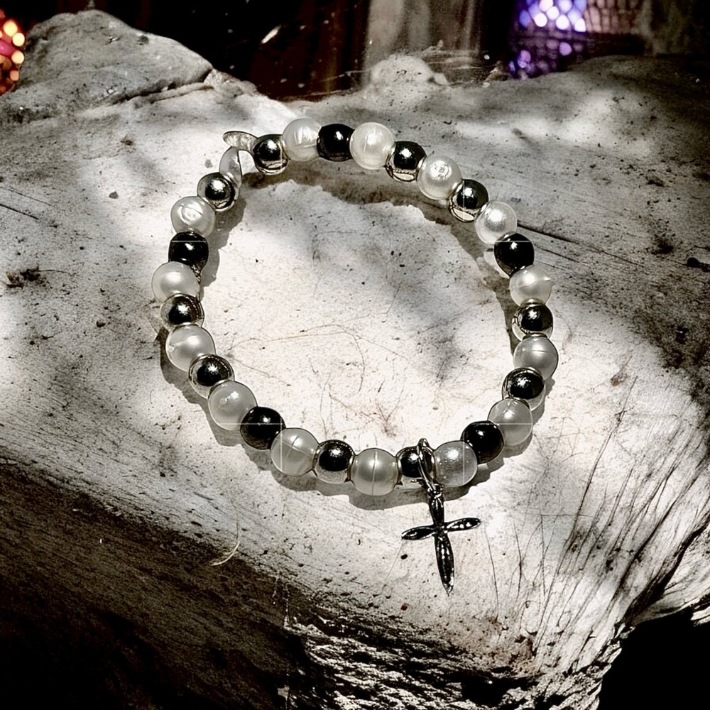 Elegant Black and Silver Beaded Bracelet